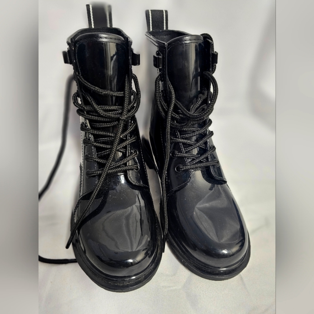 Michael Kors rain boots. Size 7